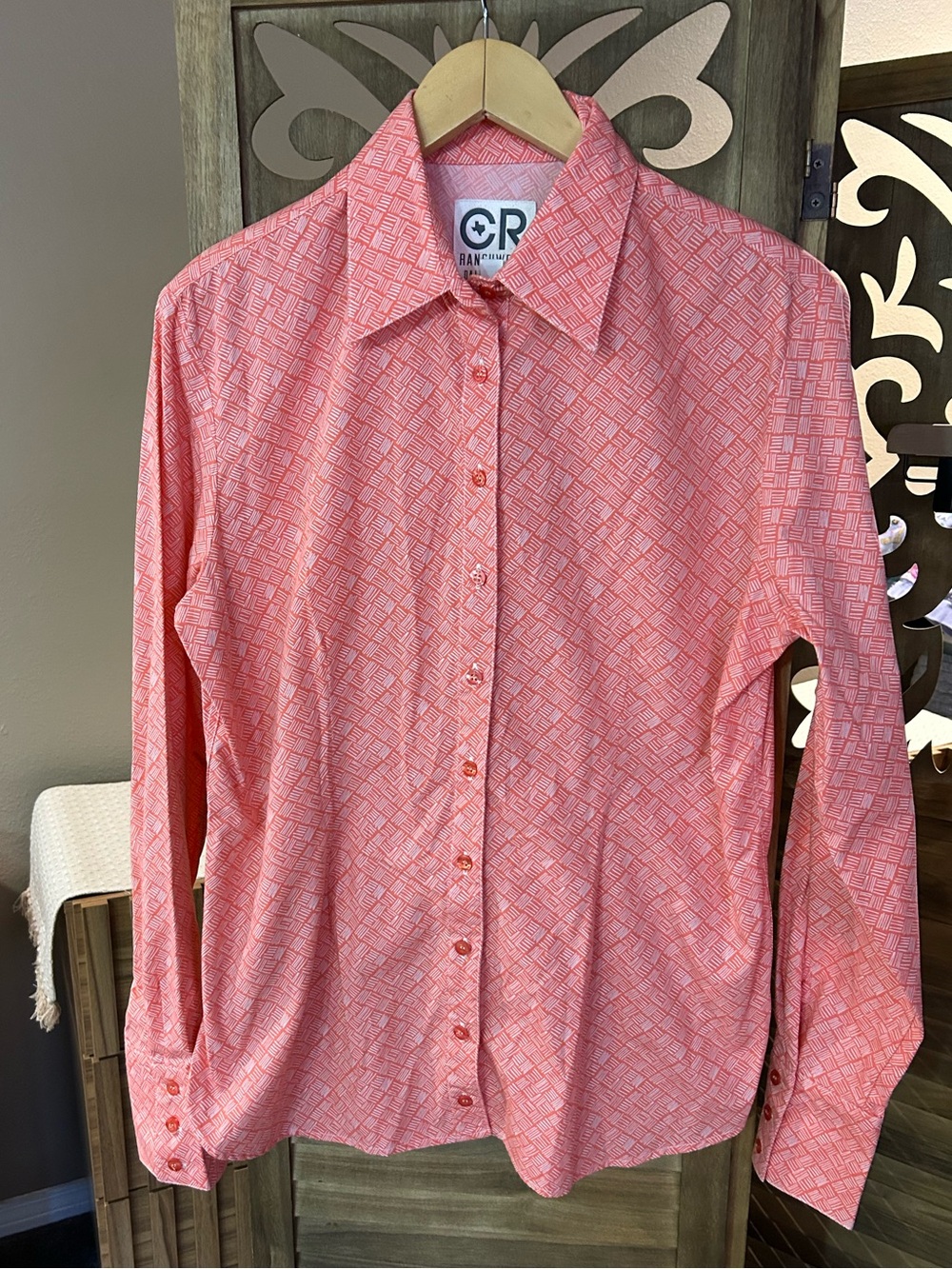 CR Ranchwear Coral With White Print Long Sleeve Button Down Shirt Sz L
